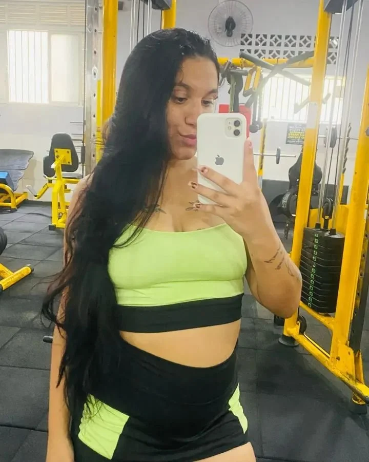 Safada adora se exibir nas redes image 16