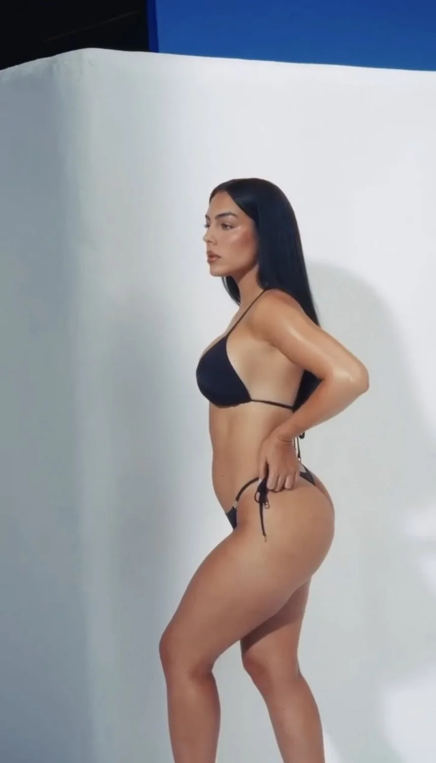 GEORGINA RODRIGUEZ BIKINI image 30