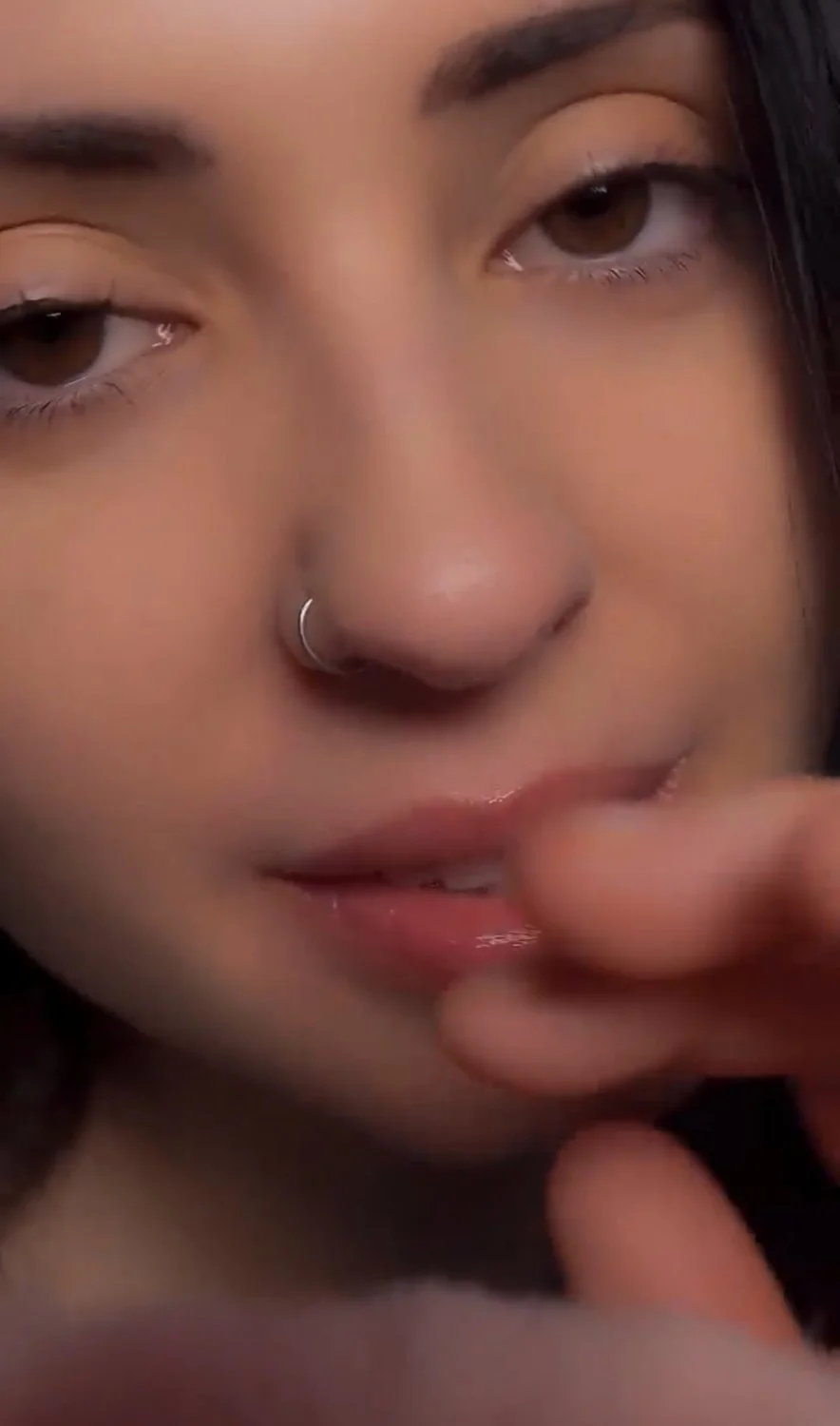 Alia ASMR Besos main image