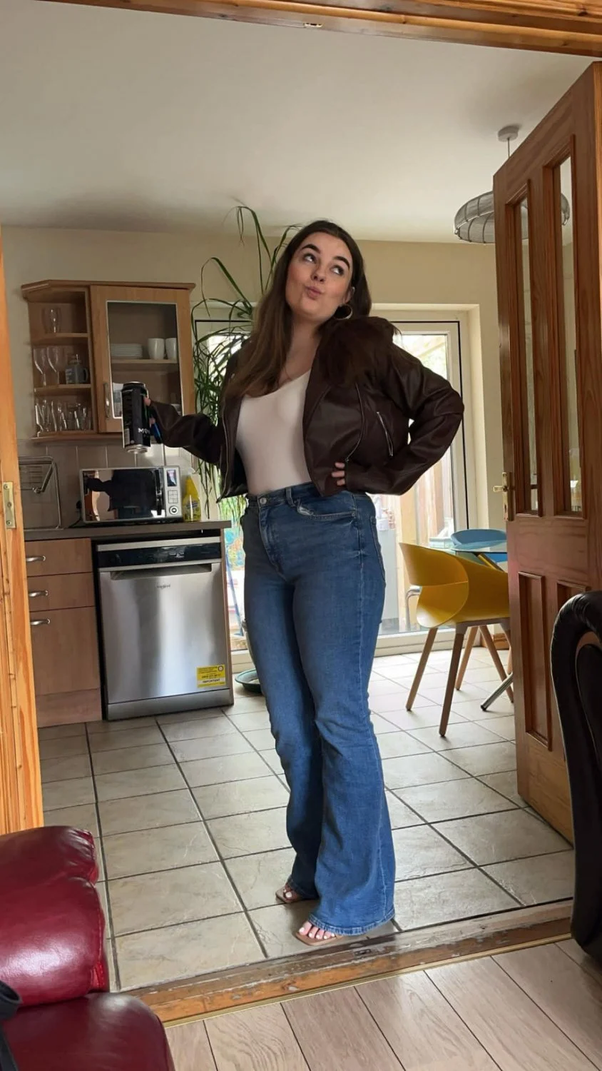 Katie big tits slut giving blowjob image 2