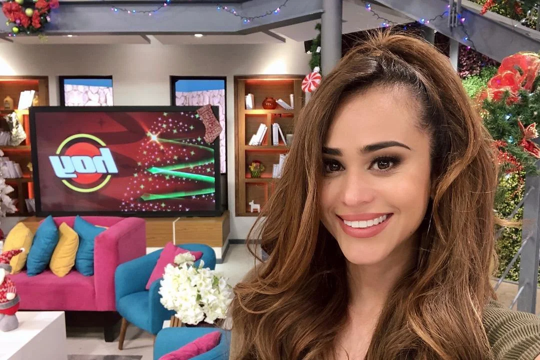 Mexican News Weather Slut image 15