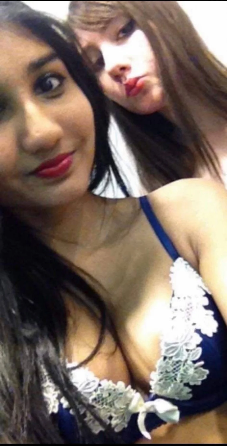 18yo bi sluts: Tesha & Emily image 22