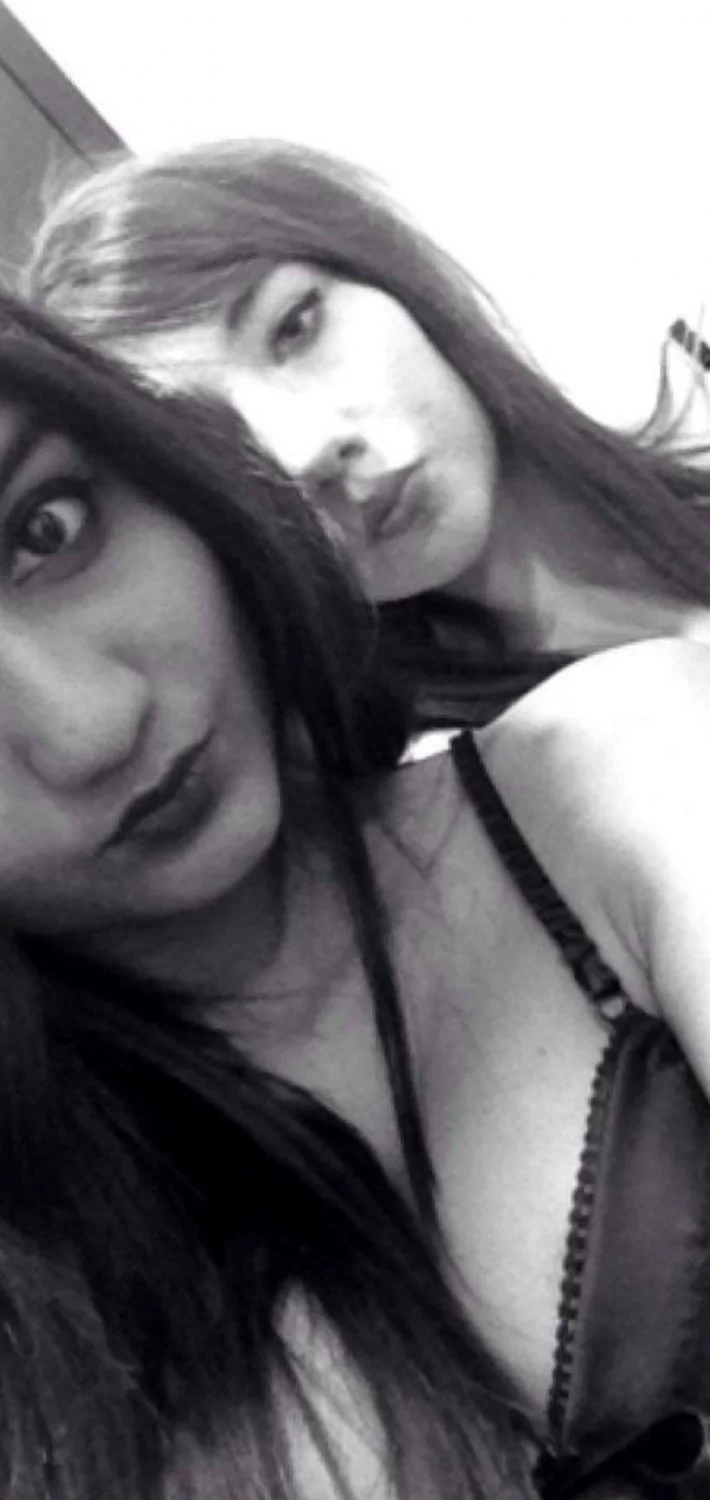 18yo bi sluts: Tesha & Emily image 5
