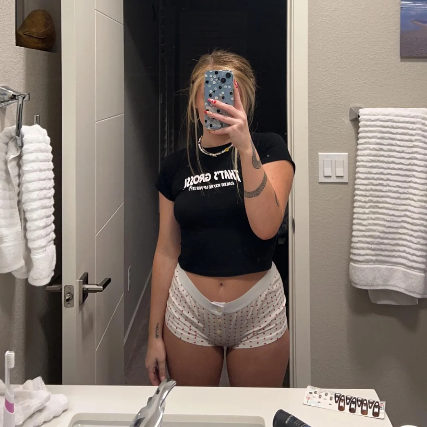 Sexy thicc petite teen Mikayla image 8