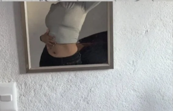 Me encantan los labios de Sofia. Háganme cornudo y díganme como la usarían image 3