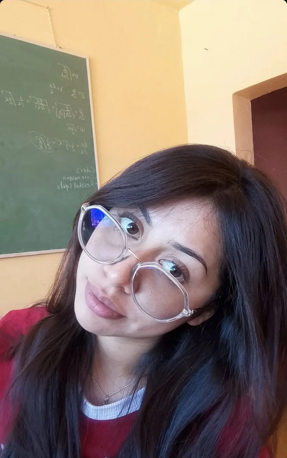Me encantan los labios de Sofia. Háganme cornudo y díganme como la usarían image 8