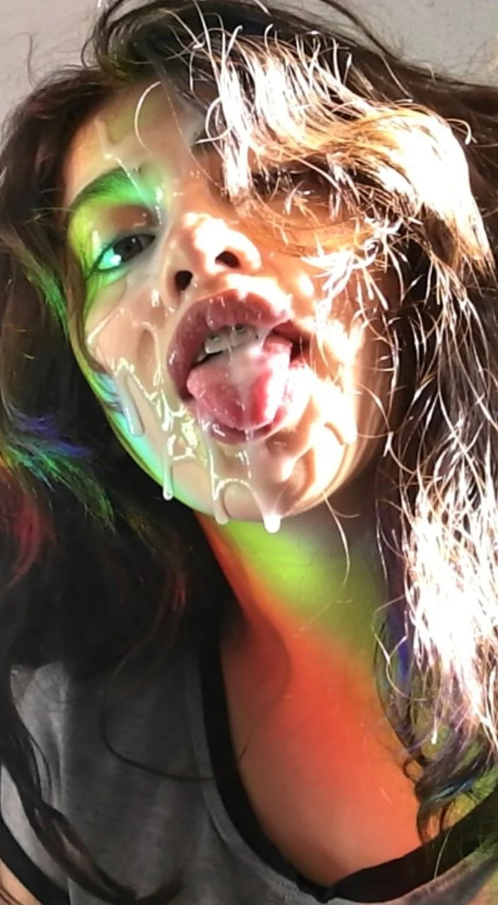 Me encantan los labios de Sofia. Háganme cornudo y díganme como la usarían image 9