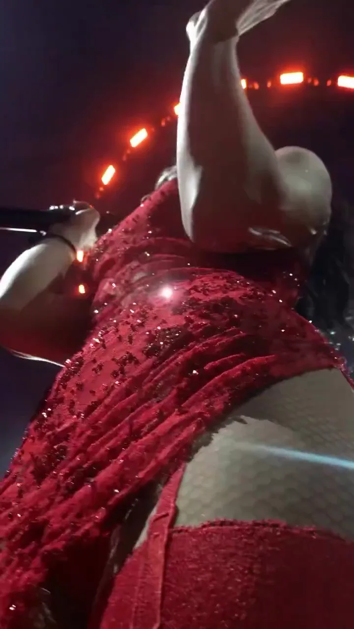 Dua Lipa image 3