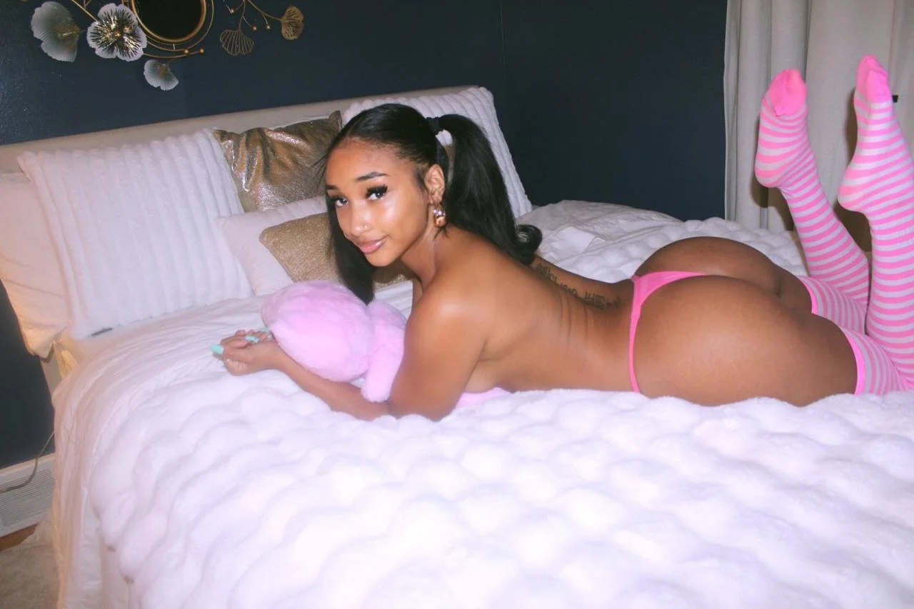 Baddest Ebony PYT Pt 2 image 5