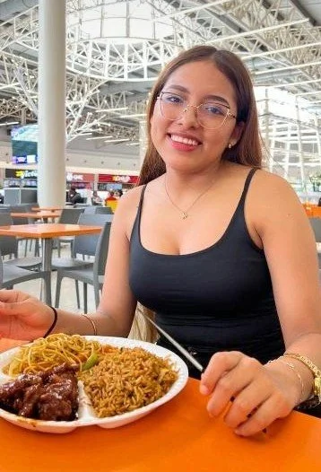 La putita de mi compañera Larissa Chacaguasay image 4