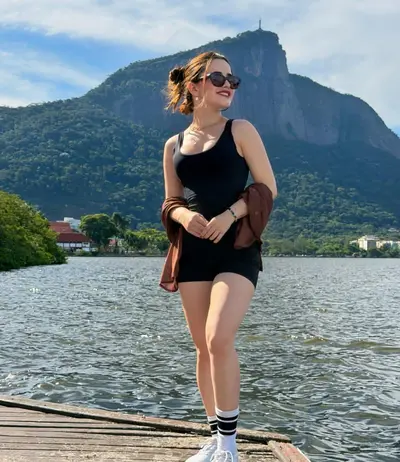 Leti a beleza novinha...Leticia Pedro essa muito gostosa !!! cover image