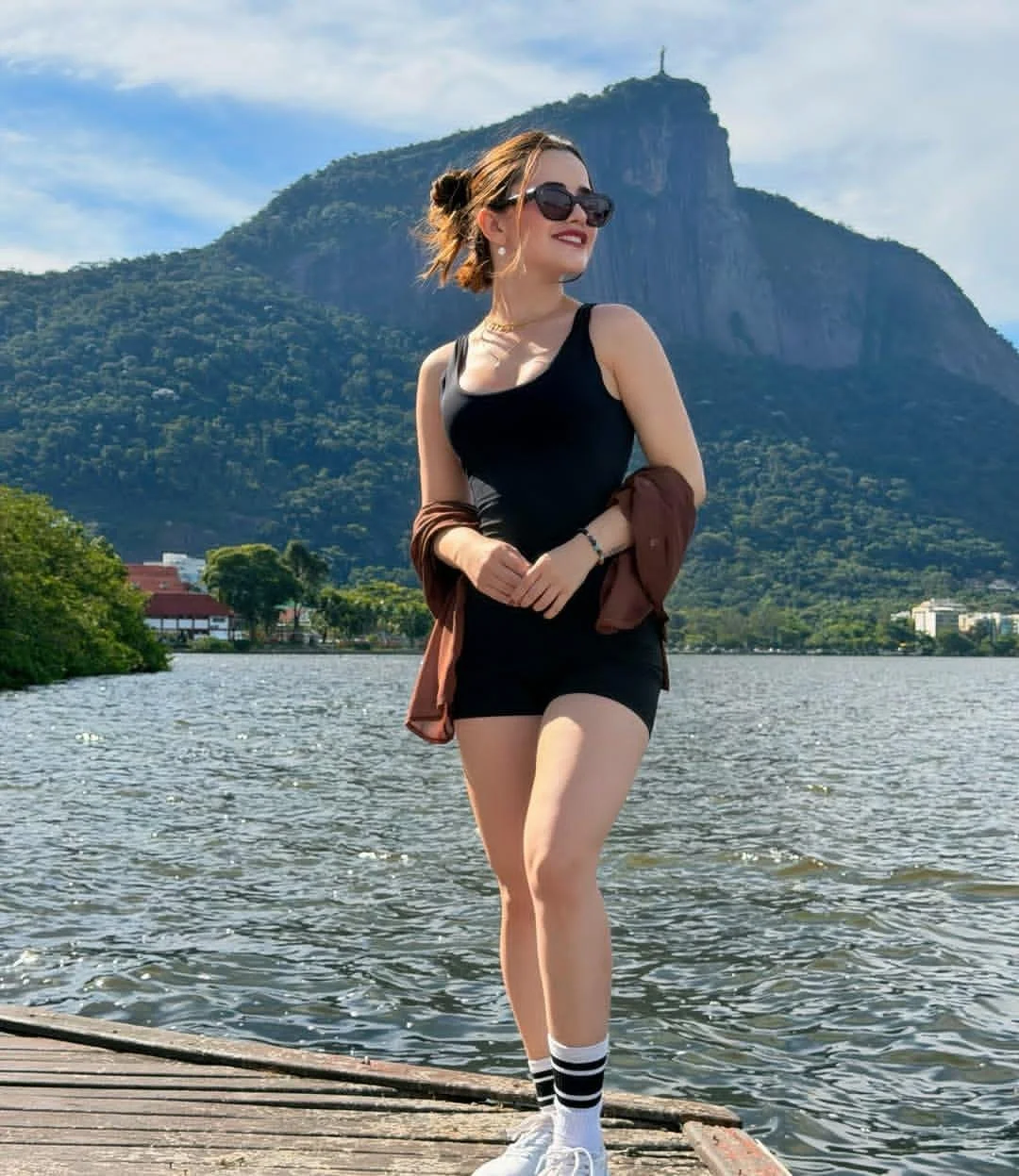 Leti a beleza novinha...Leticia Pedro essa muito gostosa !!! main image