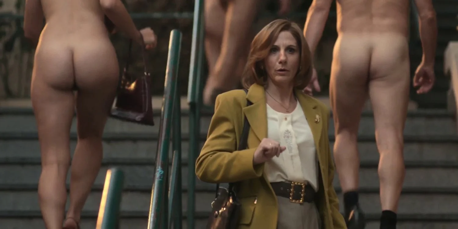 MILF Actress hides her tits in movie 😍 image 2