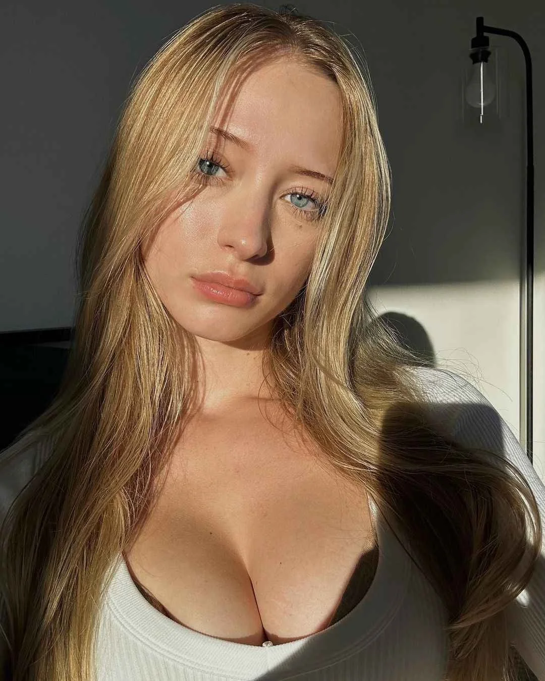 (pics & nudes) Sophia Diamond, ready for cum tributes! image 24