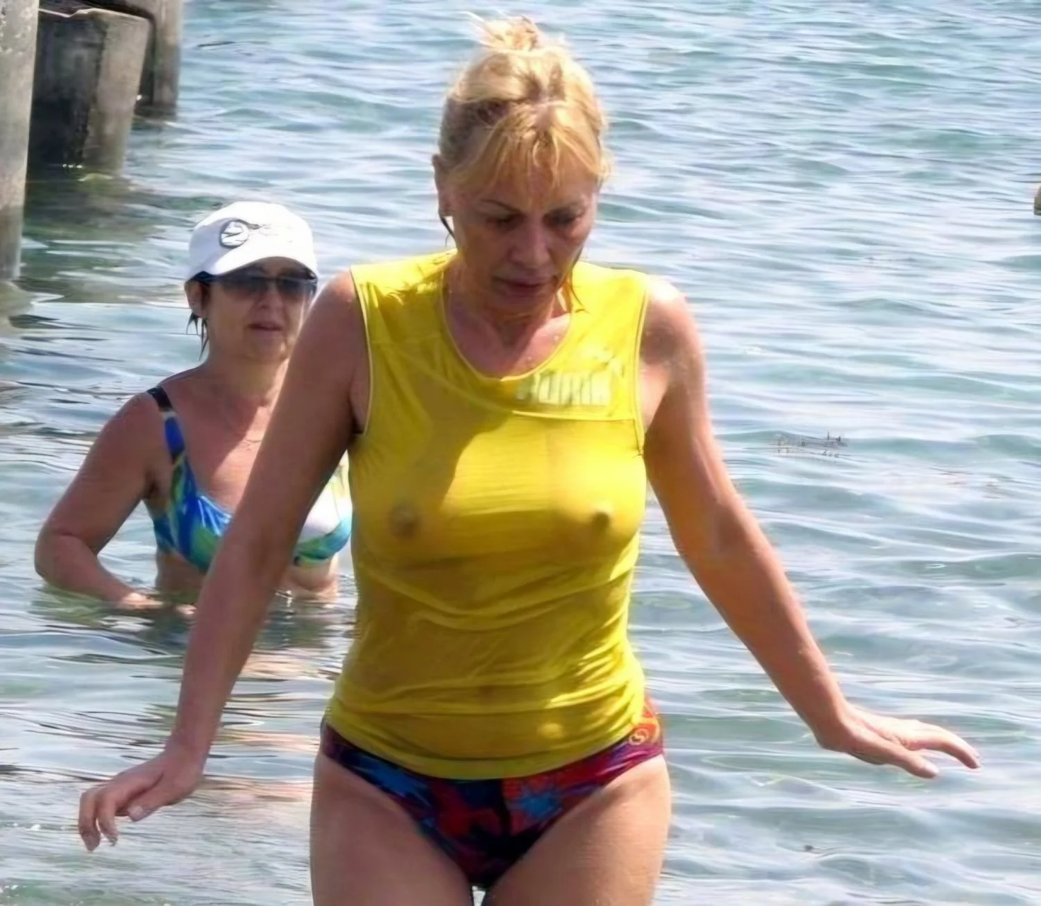 Amateur Wives Pokies On Show! image 5