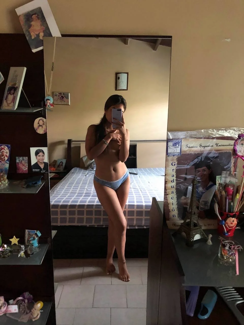 Veneca putipobre y trío con amiga tetona image 2