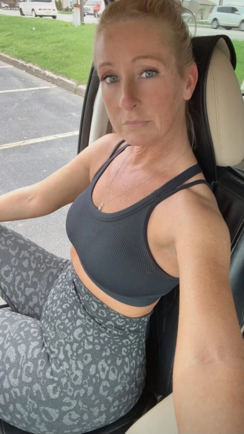 Mom and step daughter shared same dick image 11