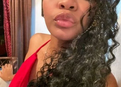 Ebony with Instagram and Tiktok image 19