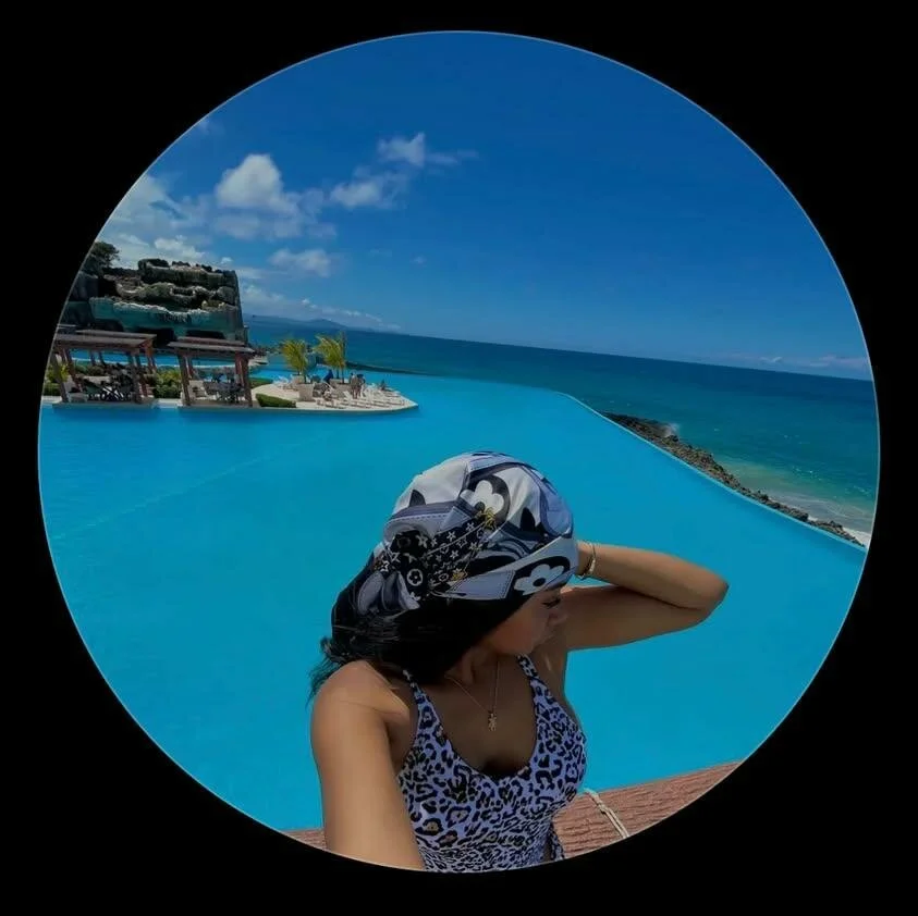 Ebony with Instagram and Tiktok image 37