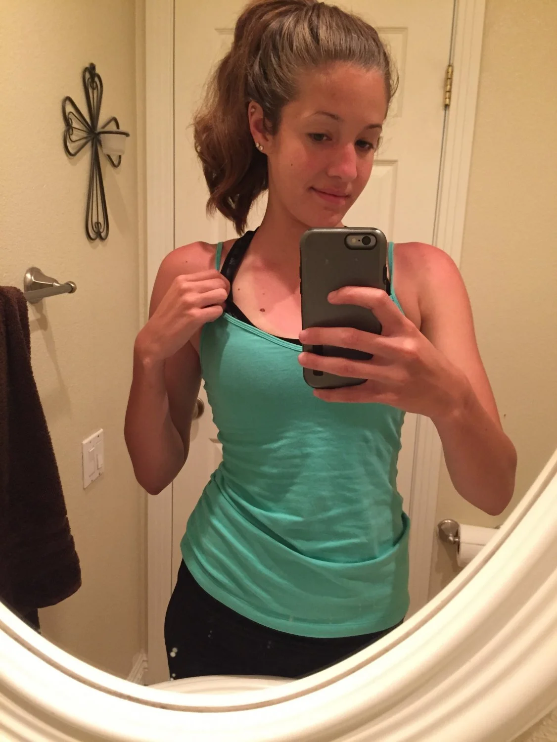 Alex's sexy gf selfies image 4