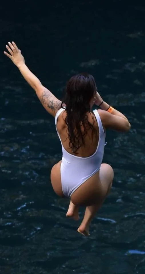 Thick irl slut Jamie image 8