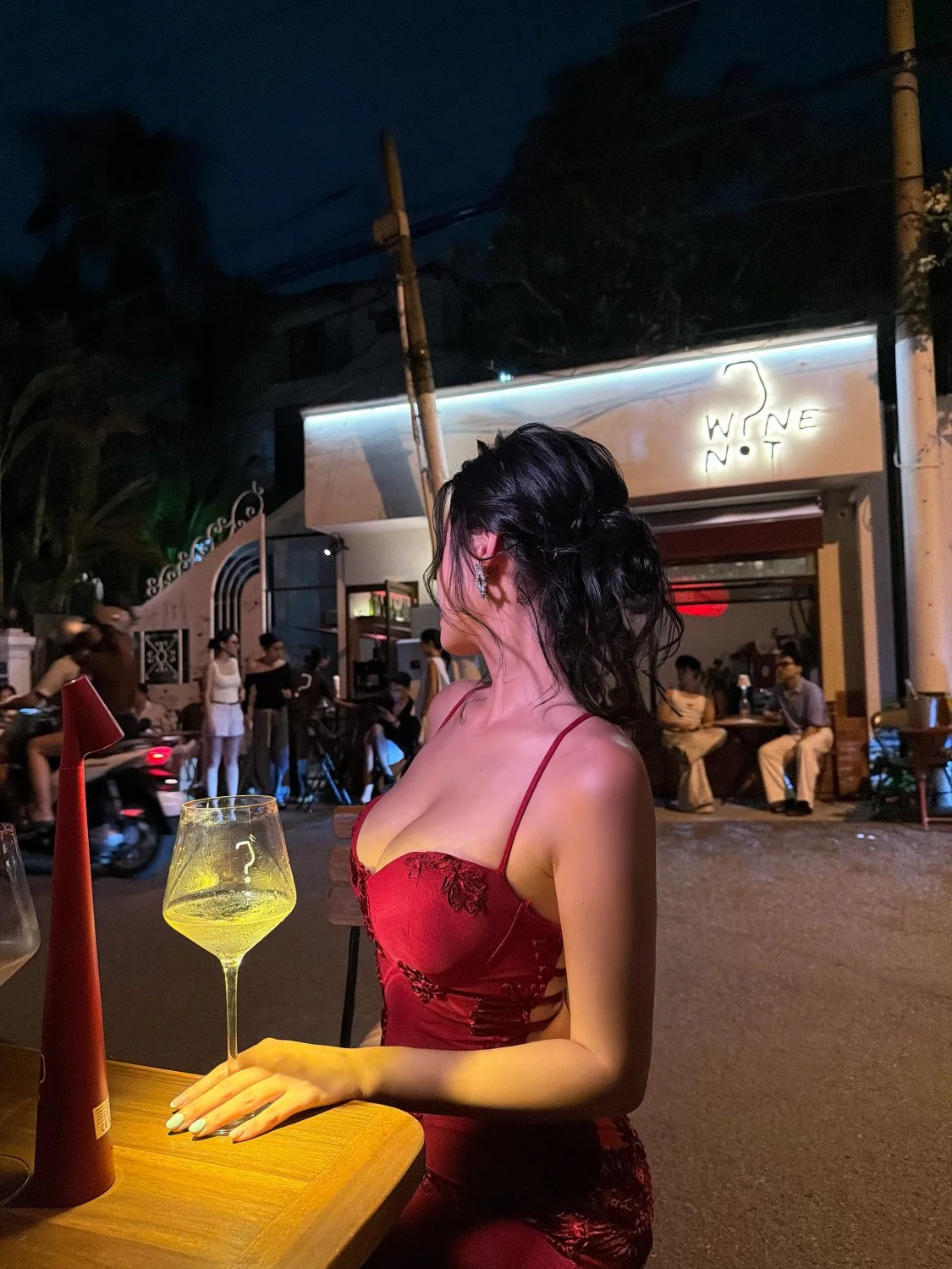 Quả body này mà lộ clip thì Trần Hà Linh phải nhường Top 1 image 2