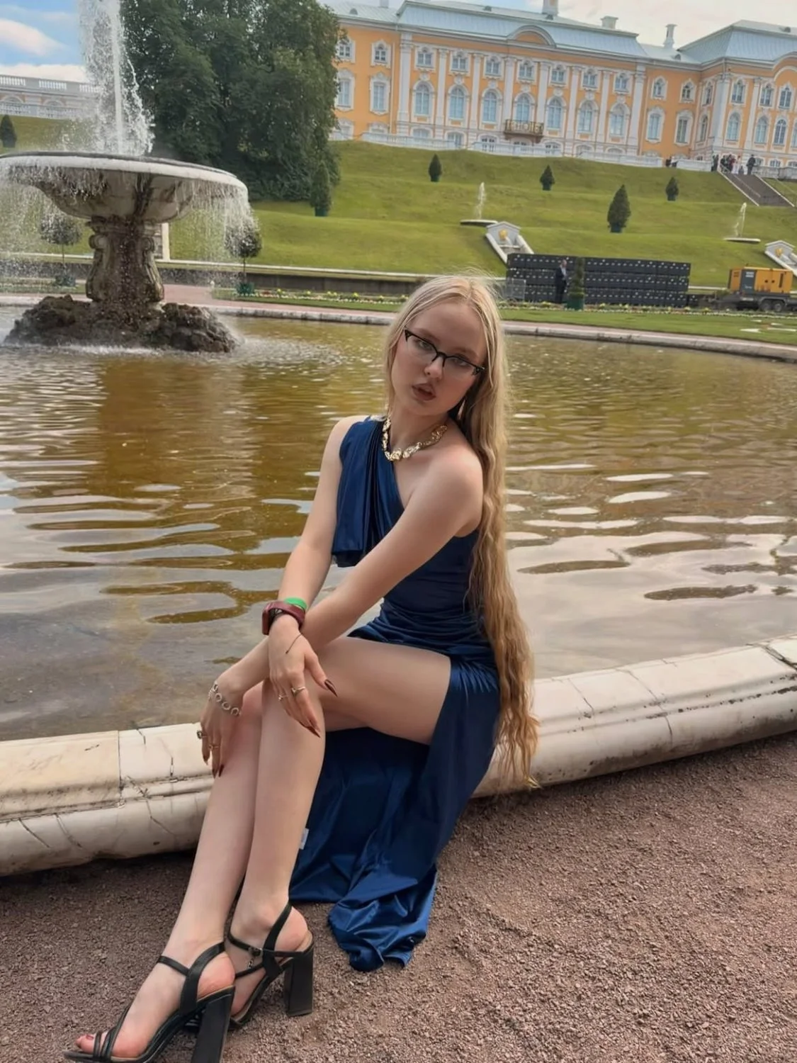 Sexy feet of blonde slut image 4