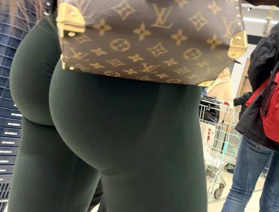 Cheeks in public image 12