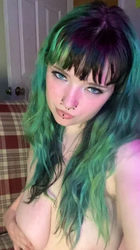 Chubby Portland whore exposed image 6