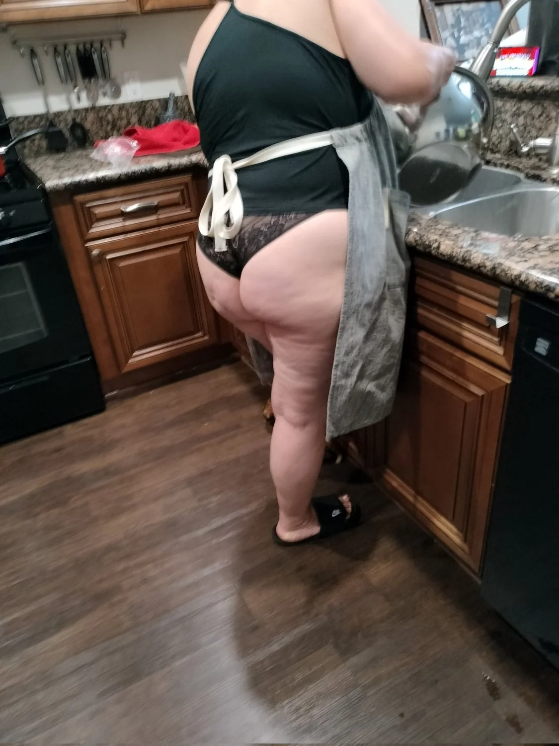 Latina milf loves being shared. Showing her pussy and tits image 22