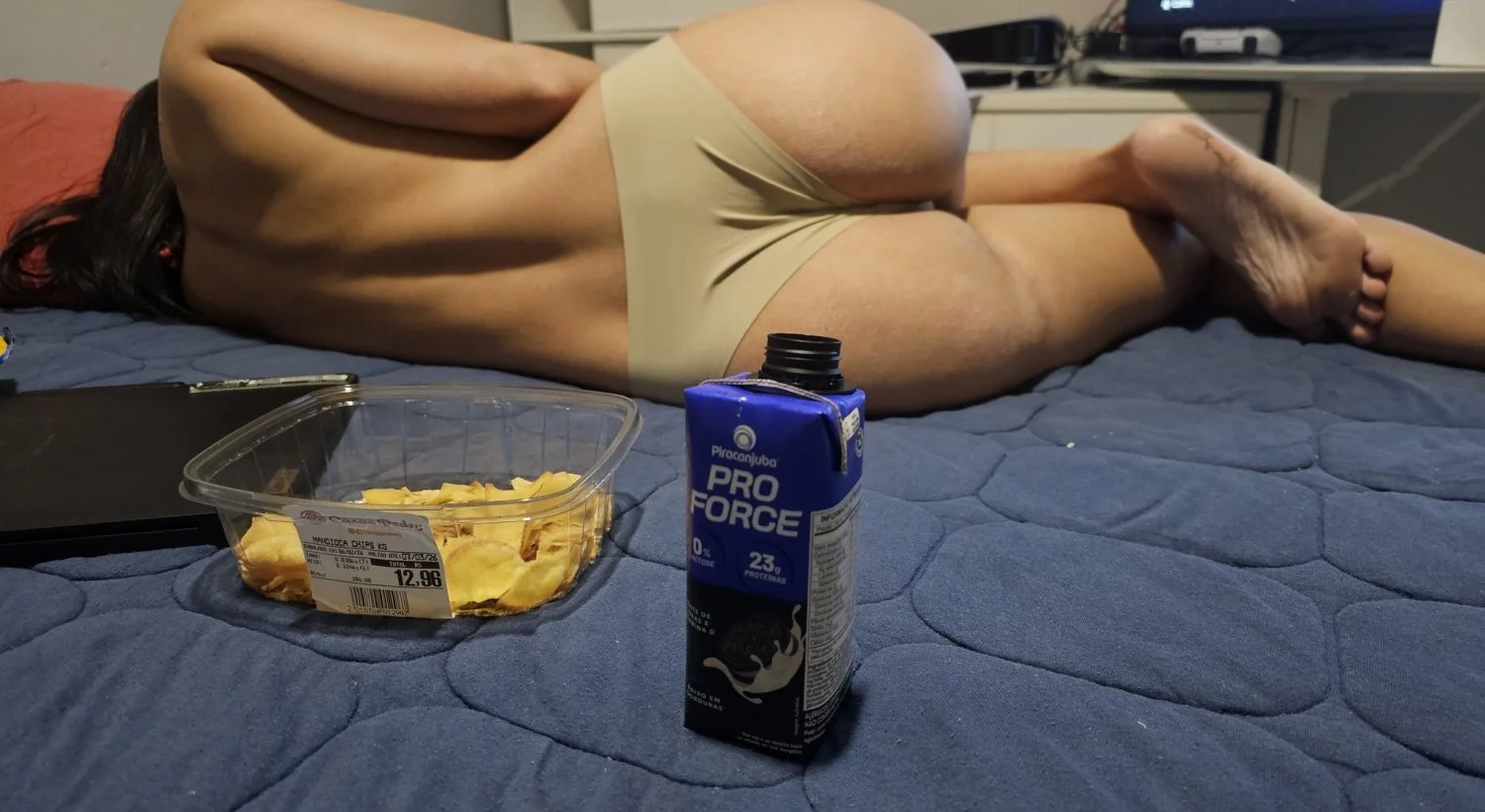 Vou fazer seleção de flagras de esposa dormindo, trocando de roupa, usando banheiro etc.mande a sua image 7