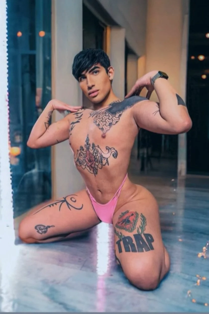 BADDI FEMBOY CULO GRANDE image 3