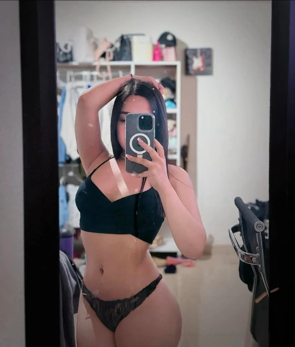Trola Argentina hermosa flaca sexy con sabroso Concha de coño deliciosa image 2