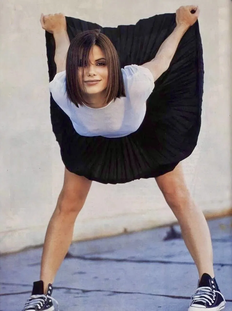 Sandra Bullock, 1995. Could you imagine??! 😪😮‍💨 main image