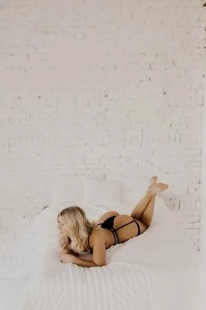 Something is different in the UTAH water boudoir image 11