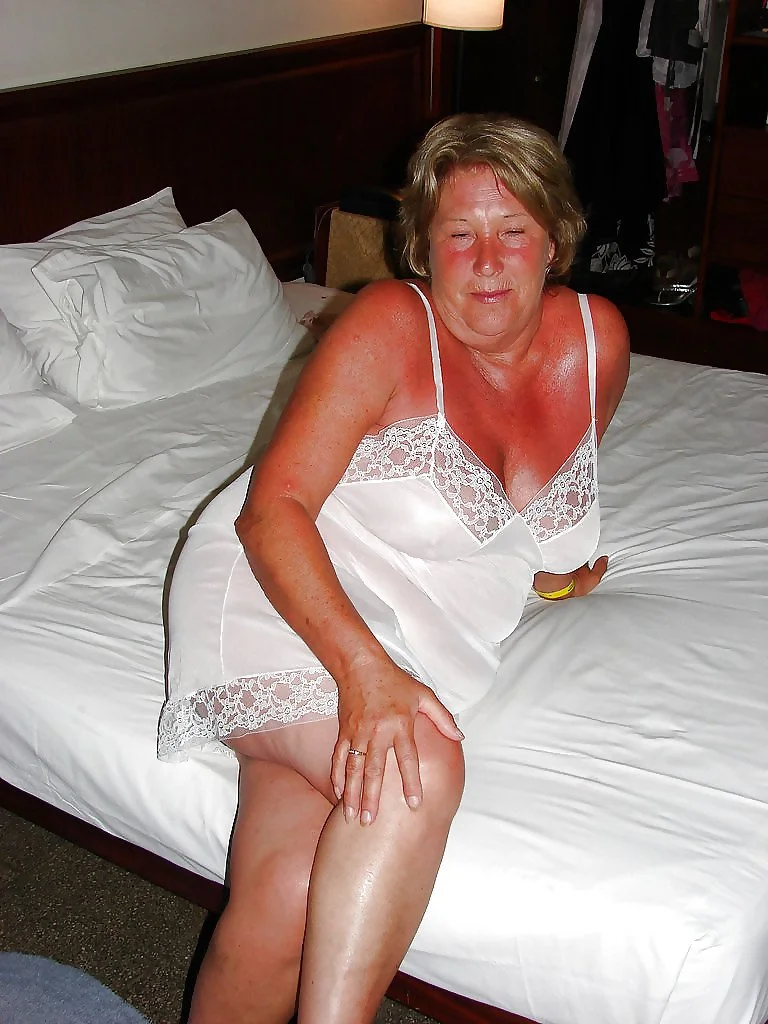 Belinda - Mature Gilf On Holiday. (p2) image 11