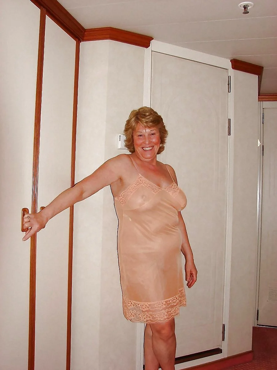 Belinda - Mature Gilf On Holiday. (p2) image 4