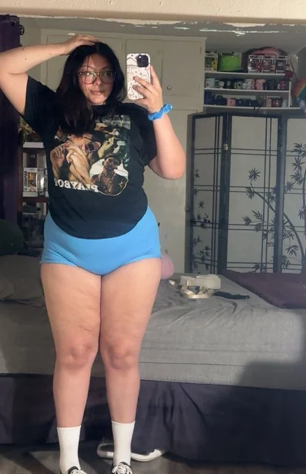 Chubby latina image 3