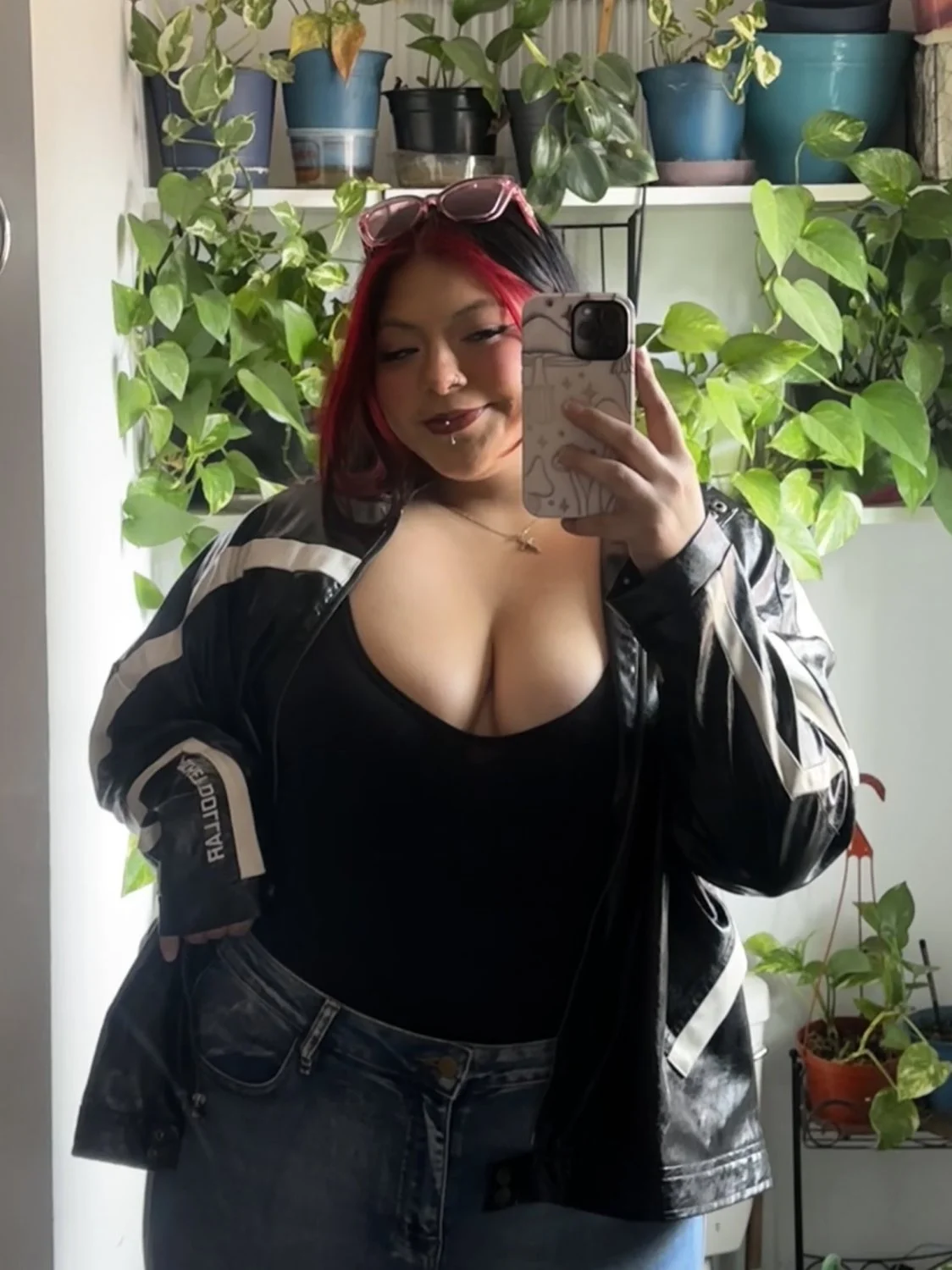 Chubby latina image 9