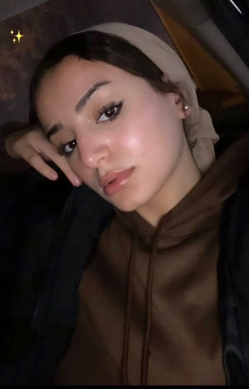 Send me your sister and other family members to share main image