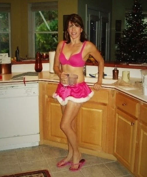 Discovering your neighbors like to fuck! Old swing party photos. This secretary’s horny!🔥🔥🤤🤤 image 32