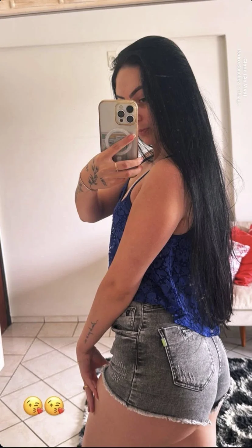 Hermosa flaca latina culona rica sexy cojiendo con su novio Rico coño image 2