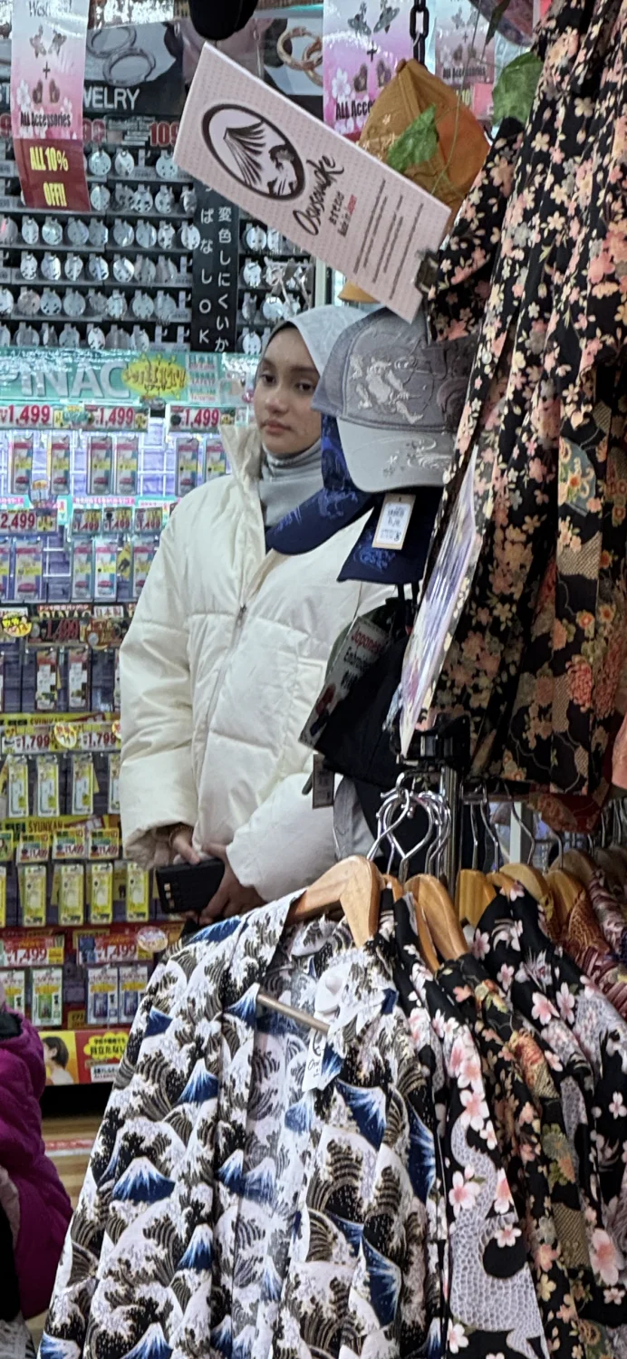 Asian Creepshots Part 5 image 40