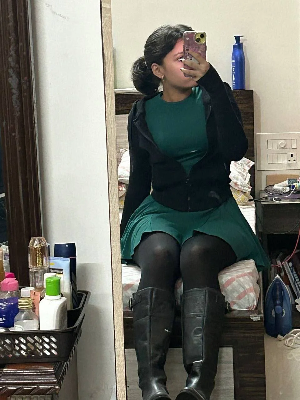 323 - Sexy Indian baddie showing off her body image 3