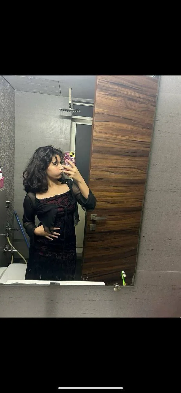 323 - Sexy Indian baddie showing off her body image 6