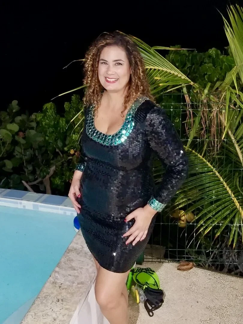 Latina milf boudoir image 8