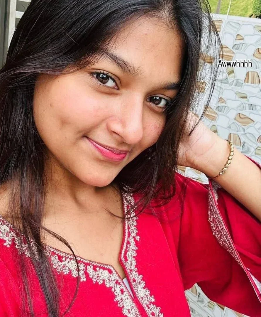 494 - Cute girl recording herself image 2