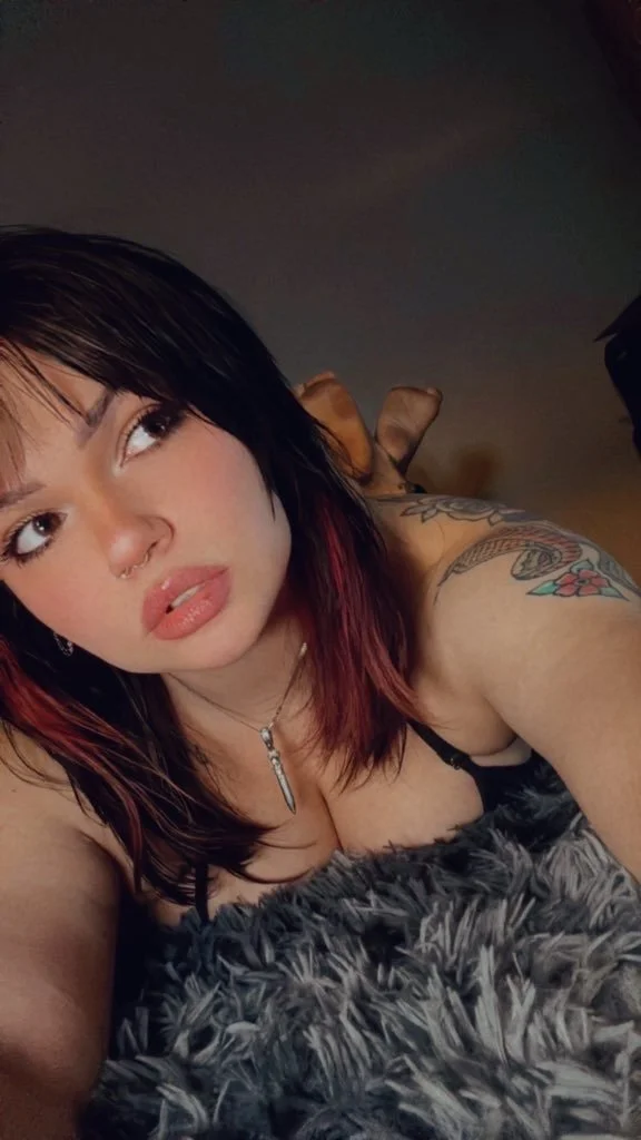 Dominating goth girl at novanyxxxia image 5