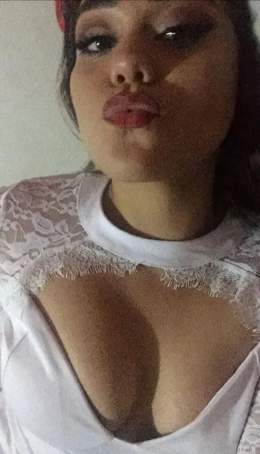 Prima me manda fotos en tanga image 11