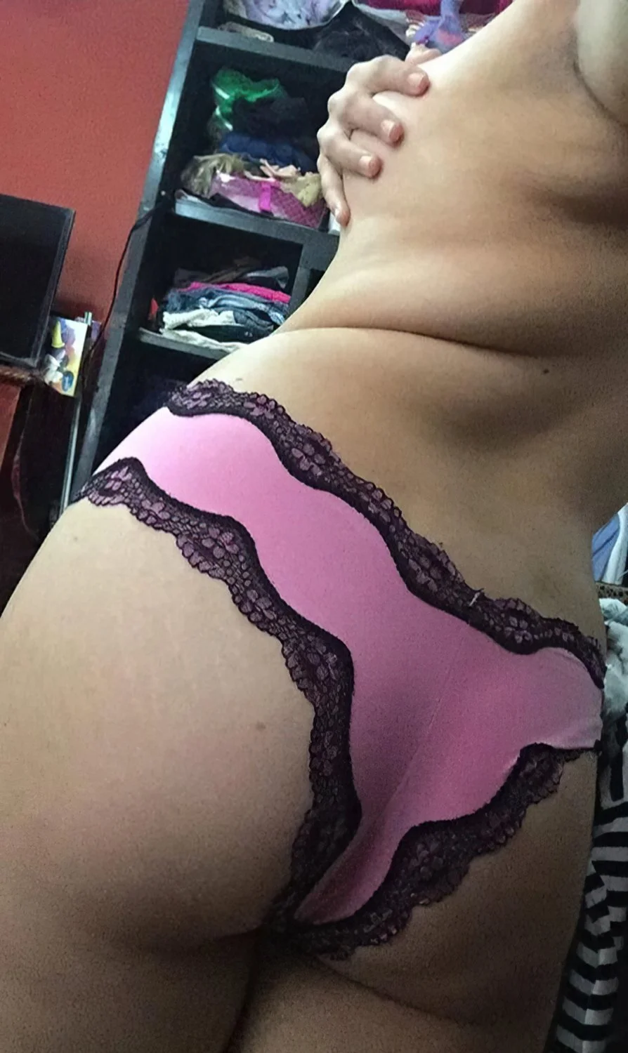 Prima me manda fotos en tanga image 12
